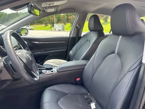 Used 2022 Toyota Camry XSE FWD image 17
