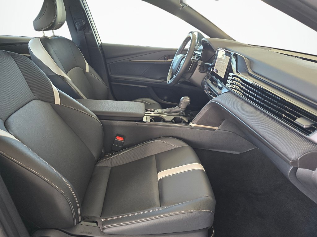 Used 2025 Toyota Camry SE FWD image 41