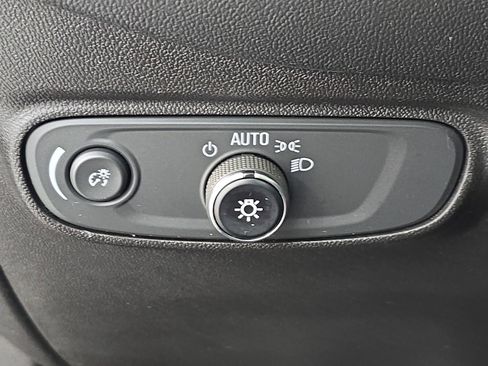 Used 2022 Chevrolet Equinox RS w/ RS Leather Package image 26