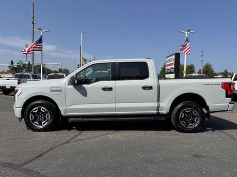 Used 2023 Ford F150 Lightning XLT AWD/4WD image 4