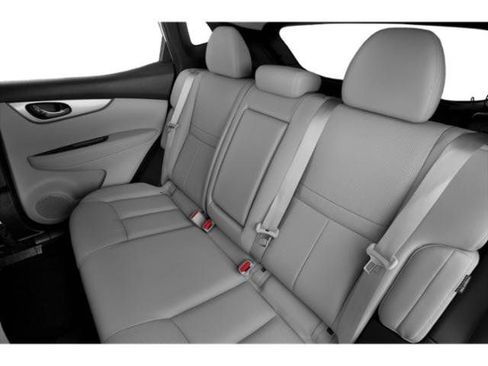 Used 2022 Nissan Rogue Sport SL AWD/4WD image 16