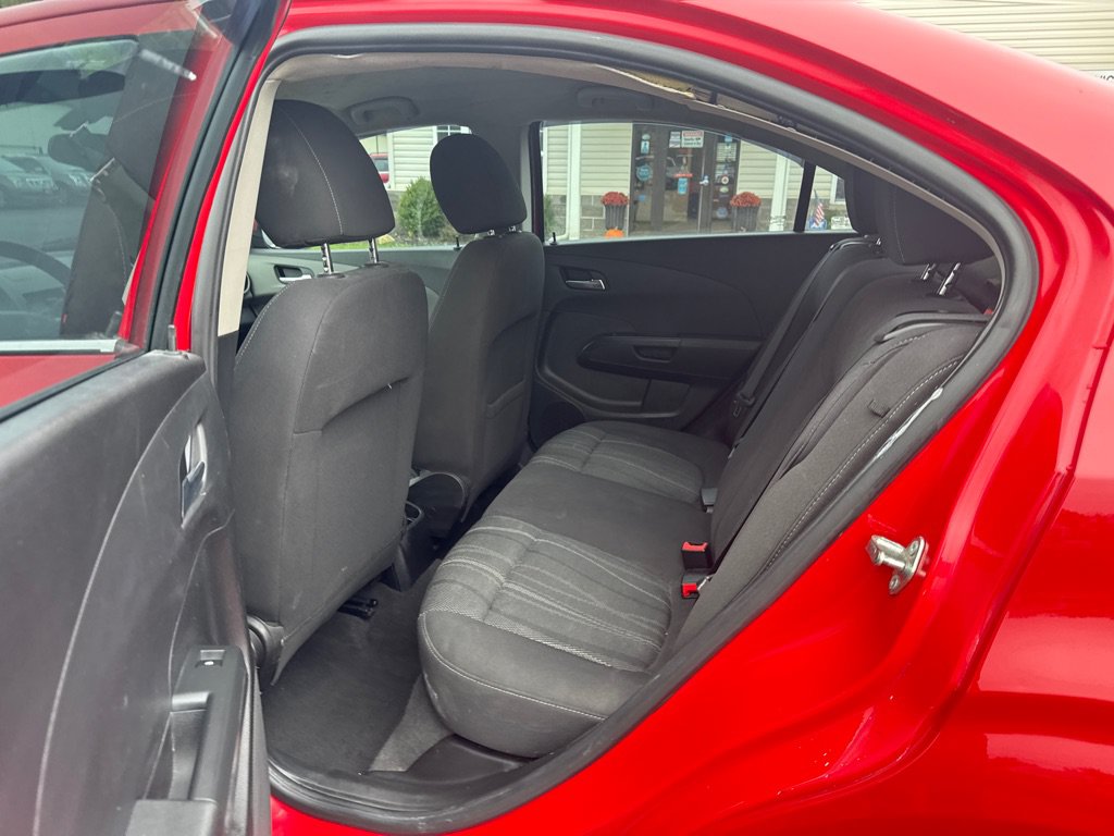 Used 2015 Chevrolet Sonic LT FWD image 10