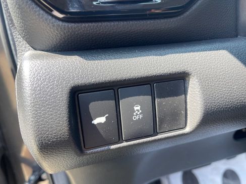 Used 2025 Honda Pilot EX-L image 9