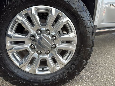 Used 2022 GMC Sierra 2500 Denali w/ Technology Package image 9