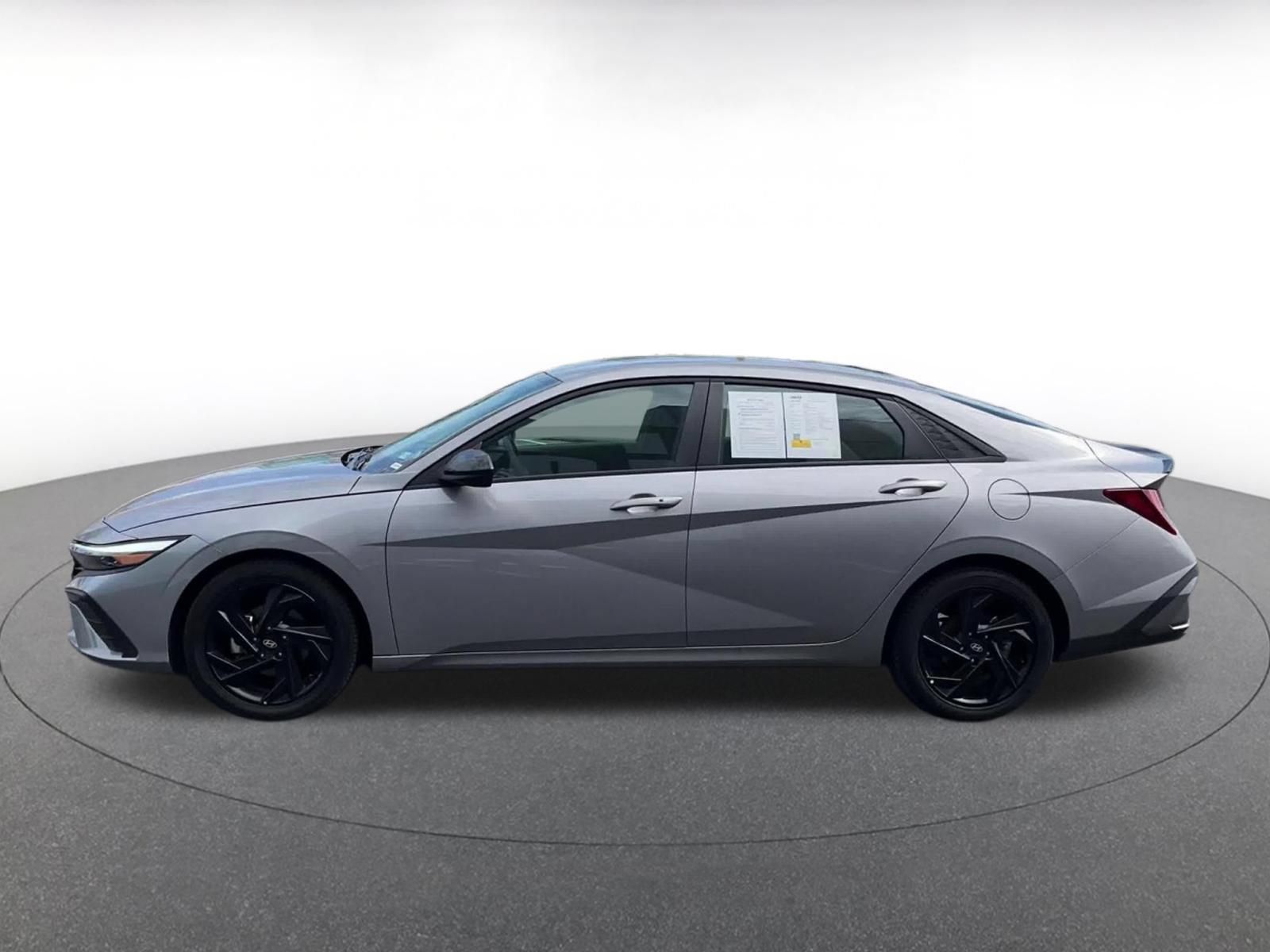 Used 2026 Hyundai Elantra Sport FWD image 8