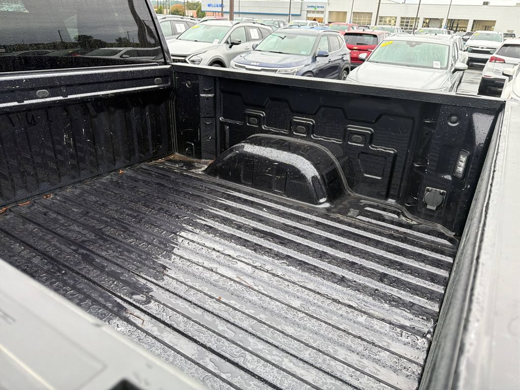 Used 2024 Chevrolet Silverado 1500 LT AWD/4WD image 34