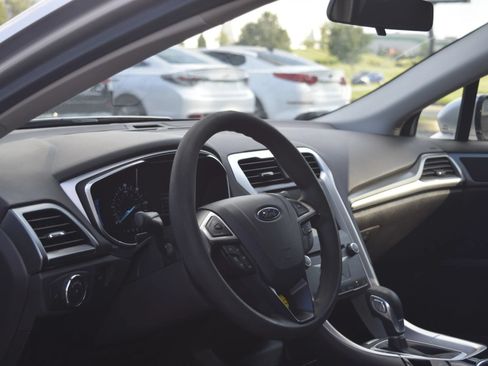 Used 2013 Ford Fusion SE FWD image 5