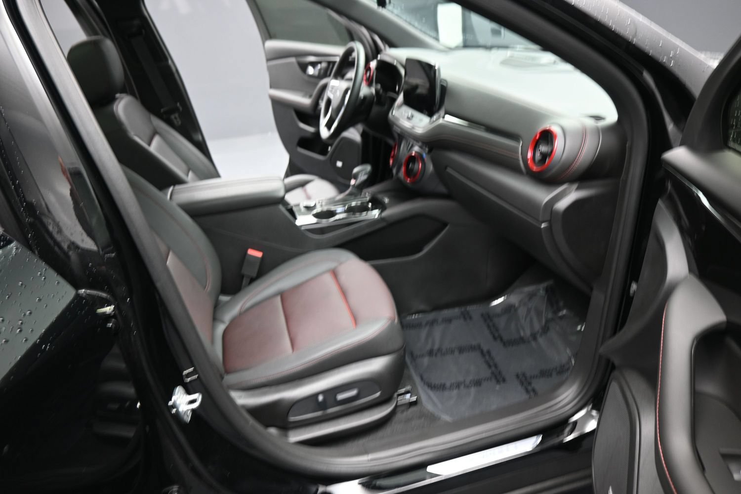 Used 2025 Chevrolet Blazer RS w/ Driver Confidence II Package FWD image 21