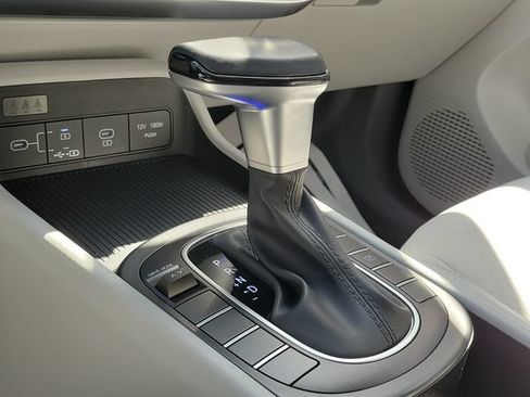 Used 2025 Hyundai Kona SEL FWD image 28