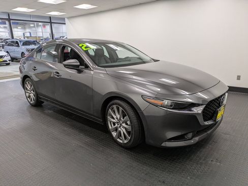 Used 2021 MAZDA MAZDA3 s image 3