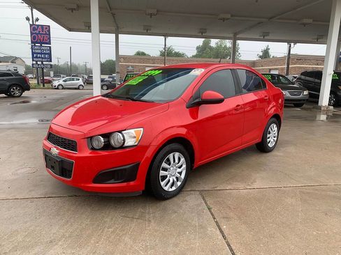 Used 2013 Chevrolet Sonic LS FWD image 3