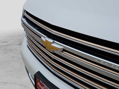 Used 2021 Chevrolet Suburban High Country image 13
