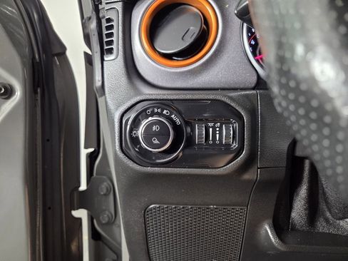 Certified 2021 Jeep Gladiator Mojave image 24