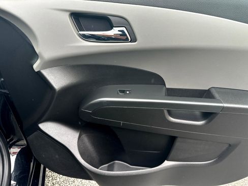 Used 2015 Chevrolet Sonic LT image 12
