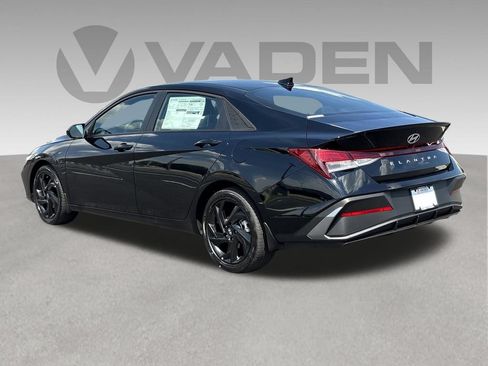 New 2026 Hyundai Elantra Limited FWD image 22