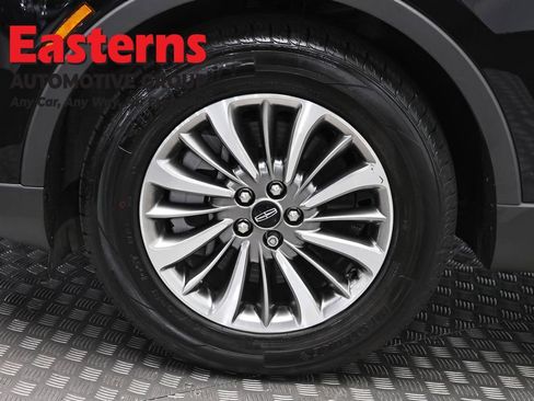 Used 2022 Lincoln Nautilus AWD w/ Premium Package image 32