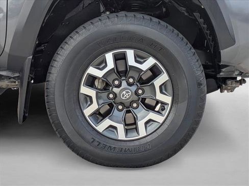 Used 2019 Toyota Tacoma TRD Off-Road image 25