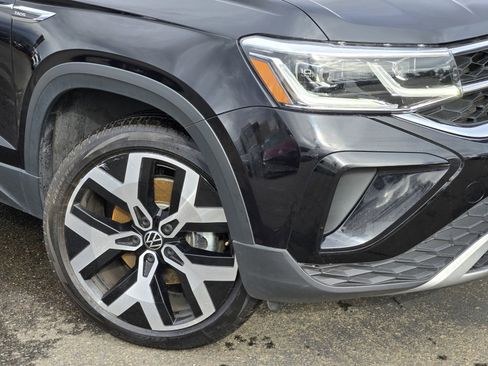 Used 2022 Volkswagen Taos SEL image 16