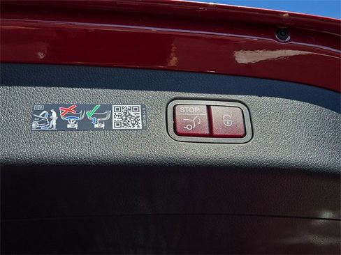 New 2026 Mercedes-Benz GLC 300 4MATIC image 33