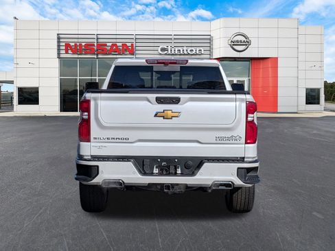 Used 2025 Chevrolet Silverado 1500 High Country w/ High Country Premium Package image 4