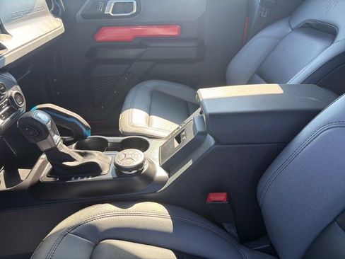 Used 2024 Ford Bronco Black Diamond w/ Sasquatch Package image 11