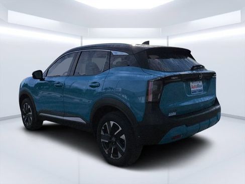 Used 2025 Nissan Kicks SR FWD image 5