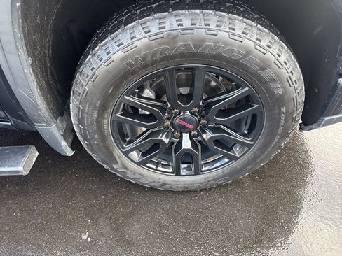 Used 2023 GMC Sierra 1500 Elevation image 31