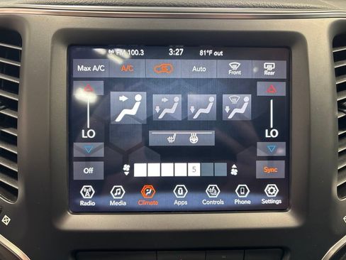 Used 2022 Jeep Cherokee Latitude Lux w/ Sun & Sound Group AWD/4WD image 19
