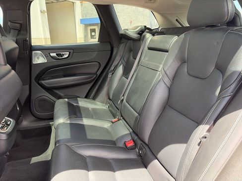 Used 2018 Volvo XC60 T6 Inscription w/ Luxury Seat Package AWD/4WD image 26