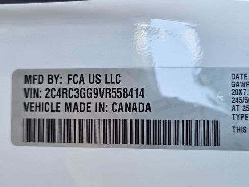 New 2027 Chrysler Pacifica Limited AWD/4WD image 35