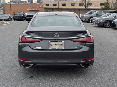 Certified 2025 Lexus ES 350 w/ Premium Package image 4