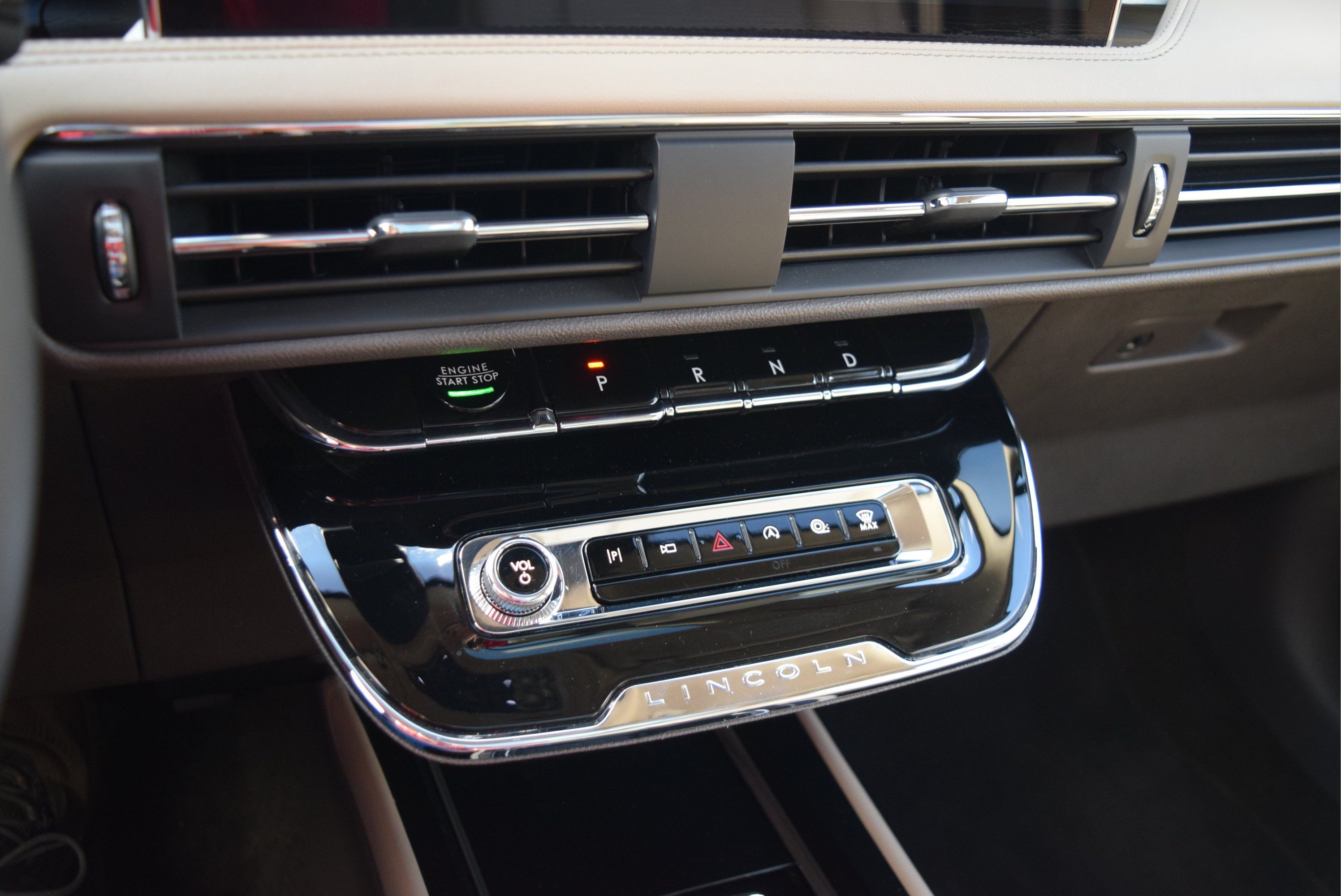 Used 2023 Lincoln Corsair AWD w/ Equipment Group 101A image 15
