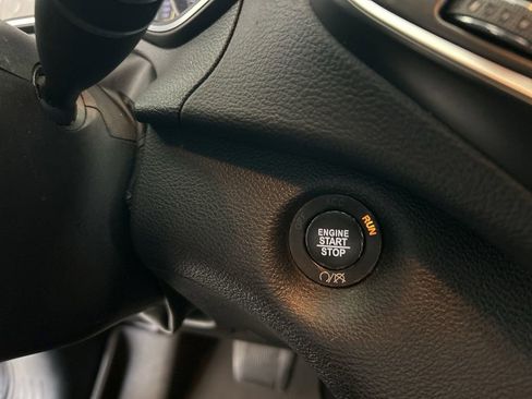 Used 2019 Jeep Cherokee Latitude Plus image 44