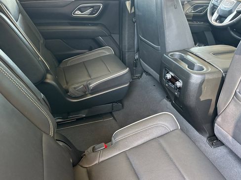 Used 2023 GMC Yukon SLT w/ SLT Premium Package RWD image 19