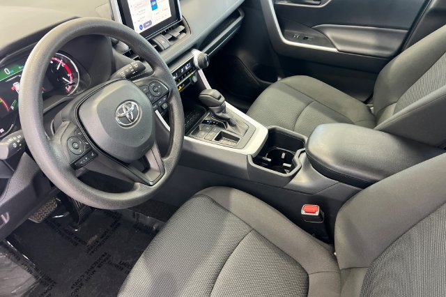 Used 2025 Toyota RAV4 LE FWD image 10