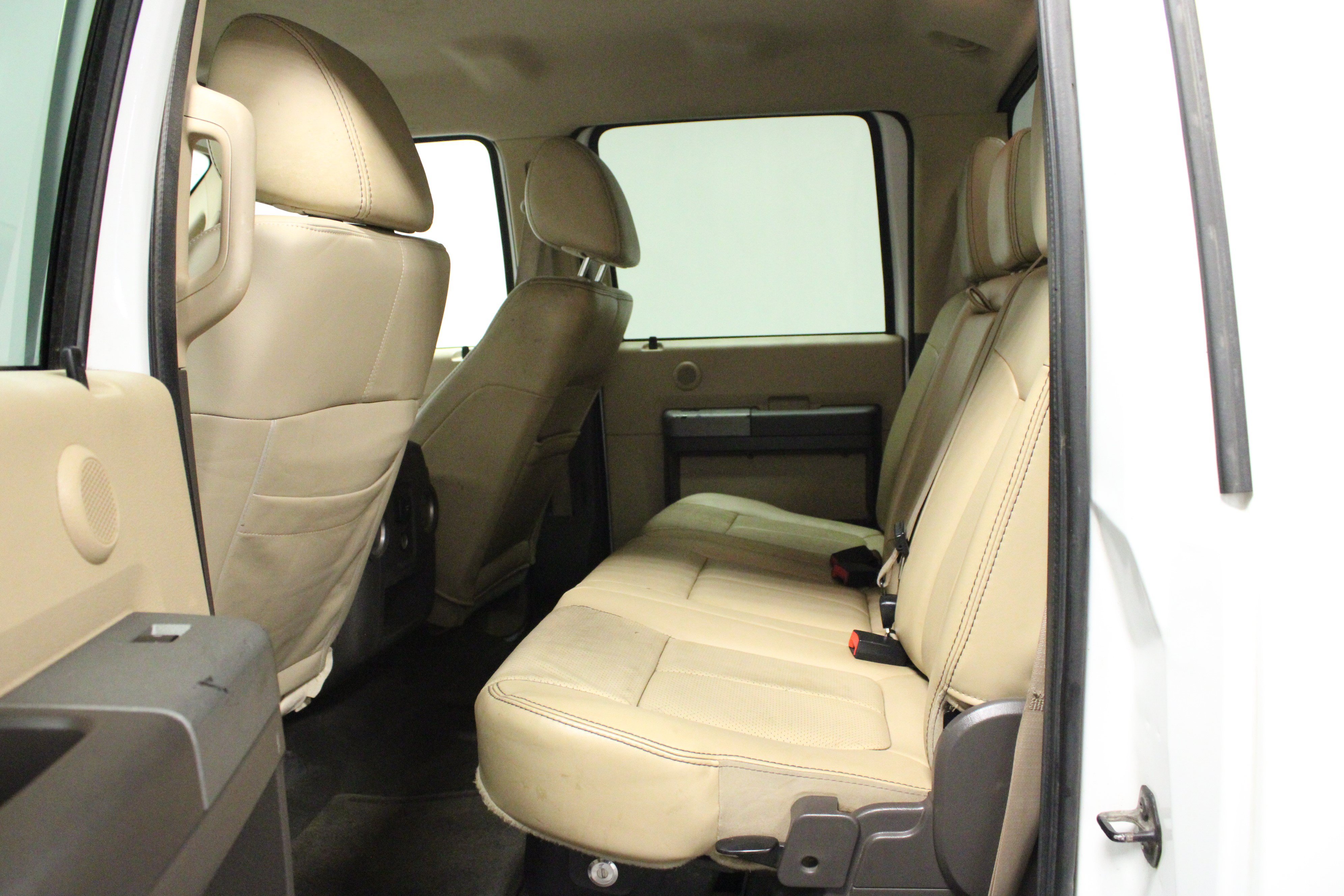 Used 2011 Ford F250 Lariat w/ Lariat Interior Pkg AWD/4WD image 24