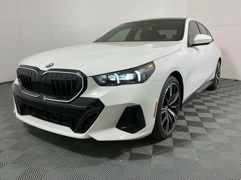New 2026 BMW 530i w/ M Sport Package RWD image 3