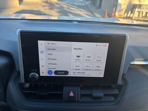 Used 2025 Toyota RAV4 XLE image 21