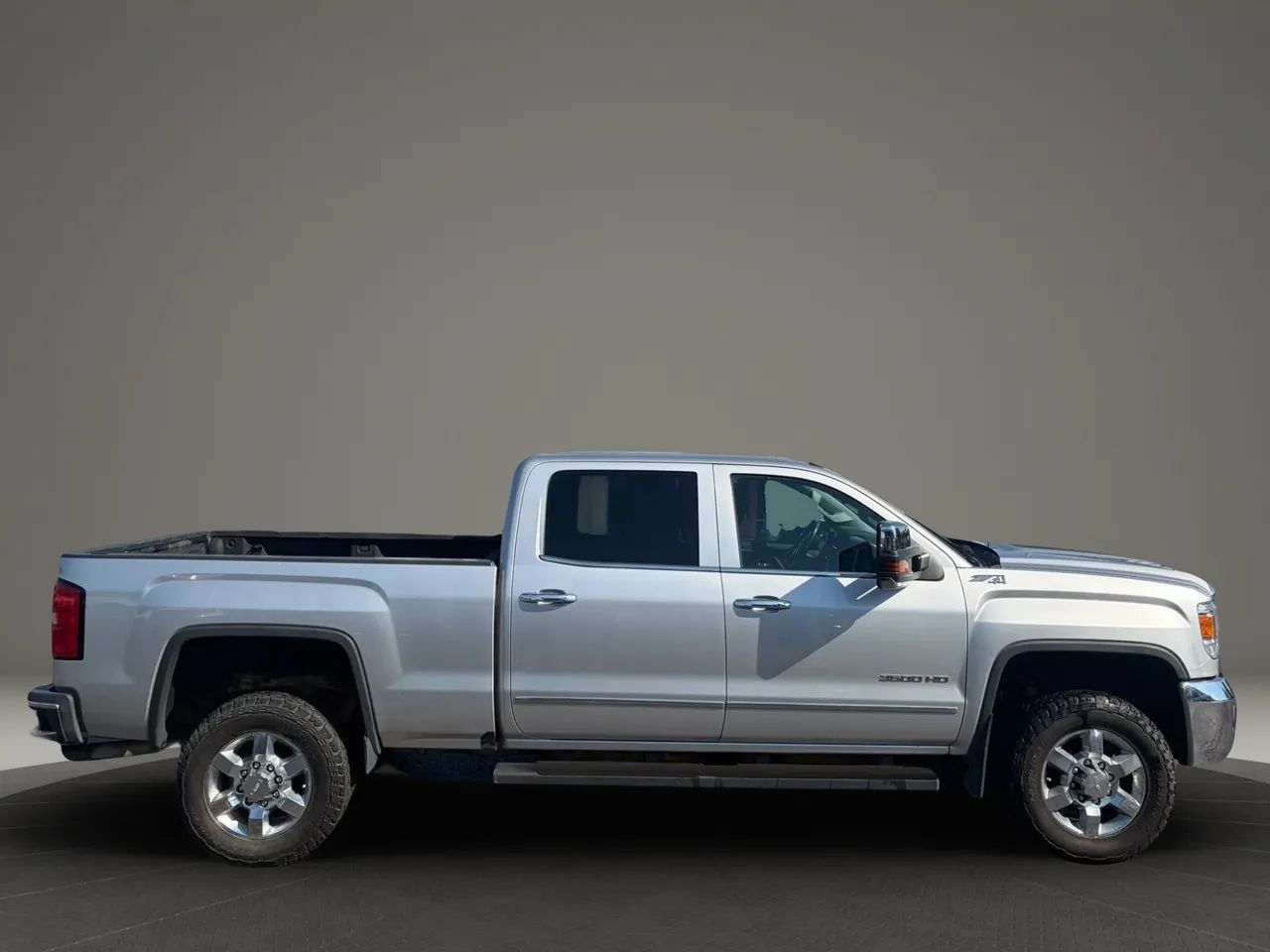 Used 2017 GMC Sierra 3500 SLT w/ Snow Plow Prep Package AWD/4WD image 6