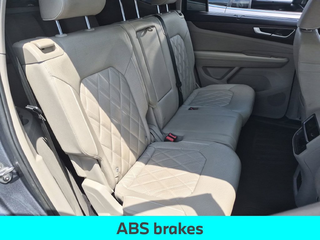 Used 2024 Volkswagen Atlas SEL Premium R-Line AWD/4WD image 32