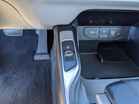 Certified 2025 Kia Sorento S w/ Panoramic Sunroof Package image 26