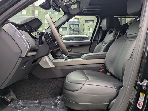 New 2026 Land Rover Range Rover SV image 14