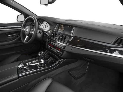 Used 2016 BMW 550i xDrive Sedan image 16