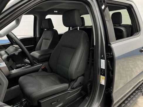 Used 2025 Ford F150 Lightning XLT image 4