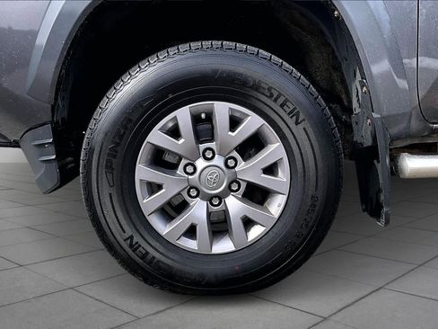 Used 2016 Toyota Tacoma SR5 image 10