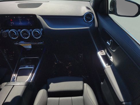 Certified 2025 Mercedes-Benz GLA 250 image 11