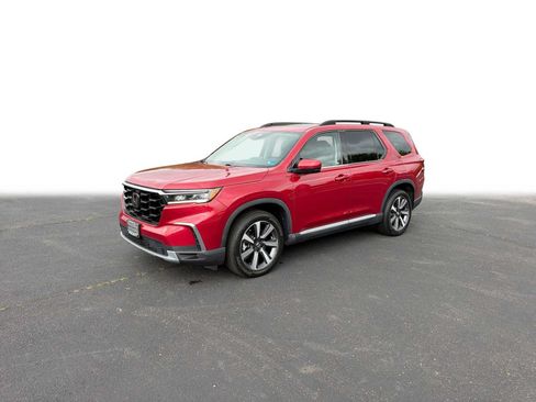 Certified 2023 Honda Pilot Touring image 1