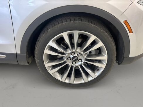 Used 2016 Lincoln MKX Reserve w/ Enhanced Security Package FWD image 10