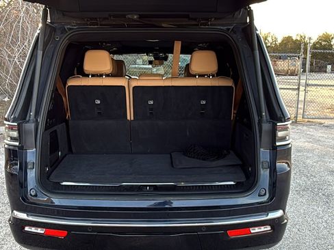 Used 2023 Jeep Grand Wagoneer Series III image 26