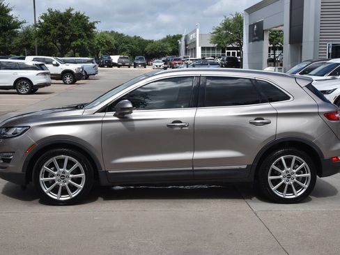 Used 2019 Lincoln MKC Reserve w/ MKC Technology Package FWD image 12
